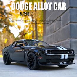 Diecast Model Hoge Simulatie 1 24 Dodge Challenger SRT Legering Sportwagen Model Diecast Metalen Speelgoed Voertuigen Collectie Kinderen speelgoed Geschenken 231208