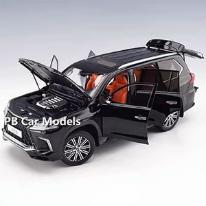 Modèle moulé sous pression LCD 1 18 LX570 véhicule tout-terrain SUV en alliage modèle de voiture collection de cadeaux 230818