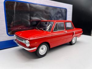 Diecast model MCG 1 18 ZAZ 966 Collectie en weergave van Die Casting Alloy Car Modellen Toy 230821