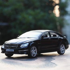 Modelo fundido a presión RMZ City 136 Mercedes Bens CLS, coche de juguete de aleación Beetle Camaro, neumáticos de goma, vehículo para niños, colección de regalos 230617