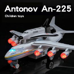 Diecast model schaal 1 365 Sovjet-Unie Antonov An-225 Mriya transportvliegtuig Diecast model metalen vliegtuigen collectie geluid licht speelgoed voor kinderen 231208