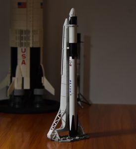 Modelo fundido a presión SpaceX Falcon 9 Rocket tripulado Dragon Space Ship Tower 230705