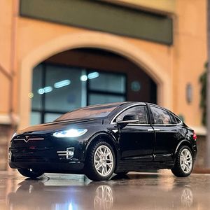 Diecast model Versie 1 32 Tesla Model X Alle Ligloy Car Model Diecasts Metal speelgoedvoertuigen Automodel Simulatie Collectie Sound Light Kids Gift 230509