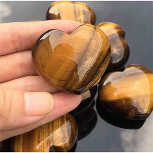 Diferentes tipos de cristal de cuarzo de roca Natural, corazón encantador, decoración del hogar, regalo curativo de cristal de cuarzo