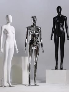 Verschillende houding vrouwelijke mannequin kleurrijke unieke stijl model fabriek directe verkoop