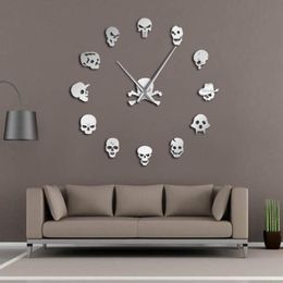 Diferentes cabezas de calavera DIY Horror Wall Art Reloj de pared gigante Aguja grande Sin marco Cabezas de zombies Reloj de pared grande Decoración de Halloween 2011270p