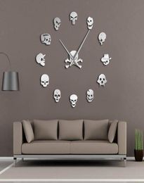 Verschillende schedelhoofden DIY horror kunst aan de muur gigantische wandklok grote naald frameloze zombiehoofden grote muur horloge Halloween decor 20118124446
