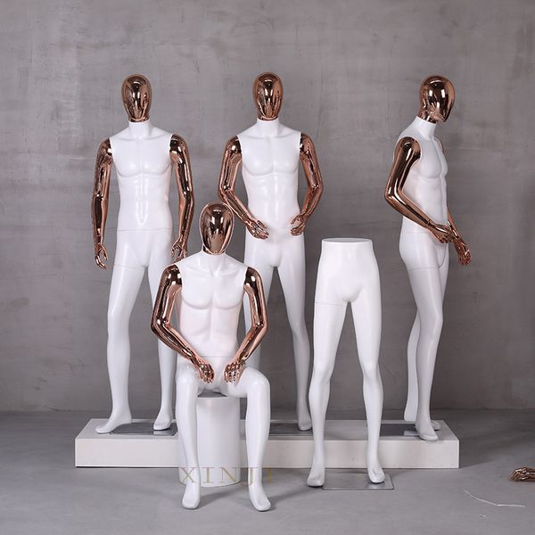 Main électrolytique de mannequin masculin de style différent avec le modèle de corps noir et blanc