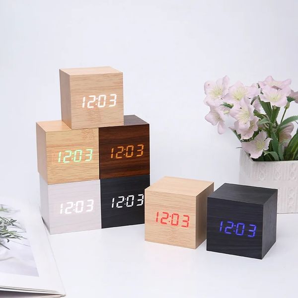 Reloj despertador digital Reloj despertador de madera USB/alimentado por batería, mini reloj digital LED cubo con pantalla de hora/fecha/temperatura