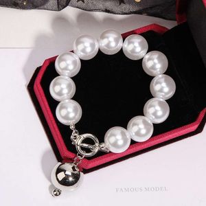 Grand bracelet de perles léger de luxe, petit bracelet délicat et haut sens, nouveau bijou de main exagéré pour femmes