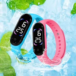 Digitaal horloge nieuwe led elektronisch ontwerper sport horloge dames heren polshorloges waterdichte rubberen riem verstelbare vaste kleur mode horloge