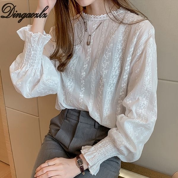 Dingaozlz Chemise en dentelle de style vintage Manches évasées Creux Blouse blanche Vêtements décontractés Nouvelle mode Femmes dentelle Tops Blusa LJ200810