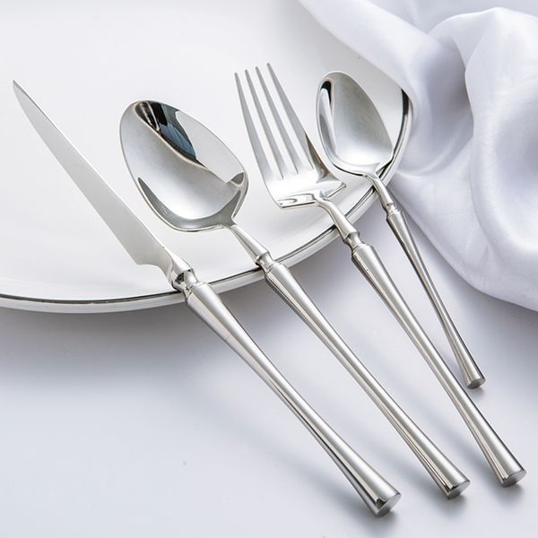 Ensembles de vaisselle 24pcslot Cuisine coréenne Couverts portables en acier inoxydable 304 Table Fourchette Couteau Cuillère Dîner Ensemble Or Vaisselle 230320