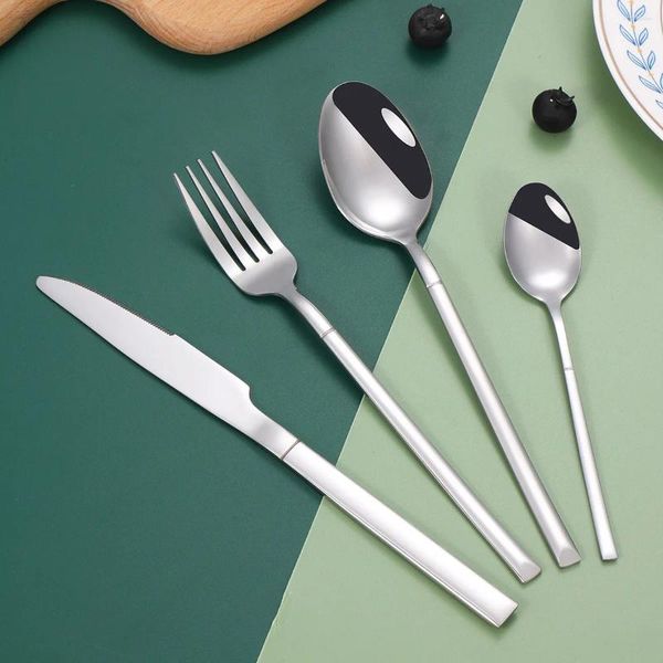 Ensembles de vaisselle 4pc Le chevalier en acier inoxydable steak steak couteau de dessert cuillère