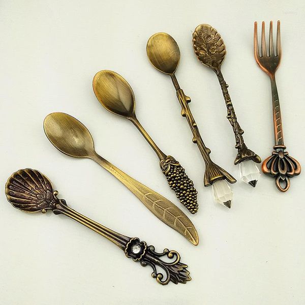 Ensembles de vaisselle 6 pièces/ensemble Vintage Style Royal cuisine barre à manger Bronze sculpté petits couverts à café ensemble de desserts fourchettes cuillères