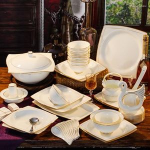 Set di stoviglie Set di piatti in bone china Set di stoviglie in ceramica Jingdezhen di alta qualità per uso domestico nordico Ciotola e piatto Phnom Penh in stile europeo