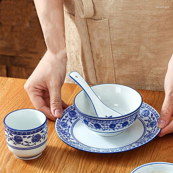 Juegos de vajilla, vajilla de cerámica, plato de porcelana azul y blanca coreana, cuenco, cuchara, platos, mesa de comedor, juego de suministros de cocina