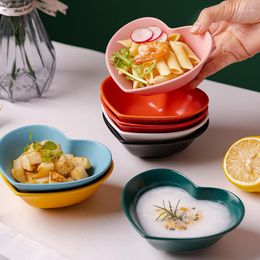 Ensembles de vaisselle Mignon Coeur Forme Céramique Sauce Plat Mini Côté Assaisonnement Condiments Plats Sushi Soja Trempage Bol Snack Service