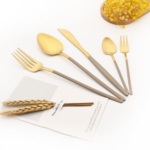 Dijksets Sets bestek Matte polijstenvorken Spoons Knives Cake Fork Bruin Gold 1810 Roestvrij staal Dineren Telaree 230302