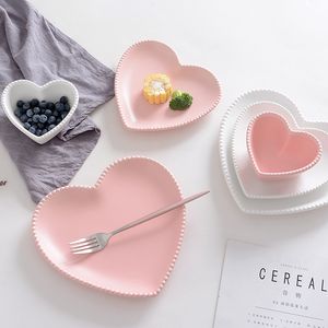 Serviessets Frosted Keramiek Servies Ontbijtbord Love Heart Dish Heart Shaped Bowl Couple Plate Creative Dessertborden hollowware 230625