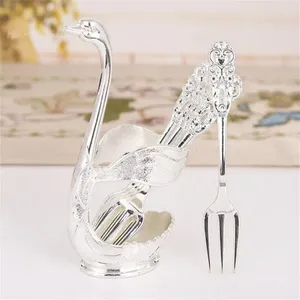 Ensembles de vaisselle Fourchette à fruits en aluminium, sensation lourde, Durable, matériau solide, soulagement tridimensionnel et ensemble de cuillères, base décorative en forme de cygne 1