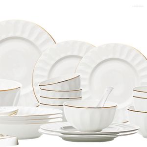 Ensembles de vaisselle Plat complet Ensemble de salle à manger Assiettes Bol à soupe Plateau en porcelaine vintage Plats micro-ondes Plato De Cena Bone China