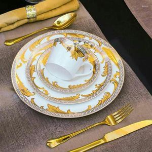Ensembles de vaisselle de vaisselle complète de table d'assiettes Gold Knife Fork Room Decoration Couvrerie Coffee Casse Cuffre de cuisine Zero Waste Gift