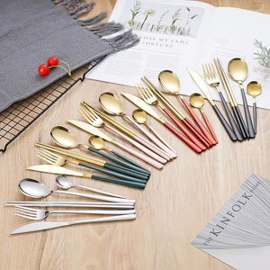 Juegos de vajillas Cubiertos de oro Spoon Spoon 18/10 Chopsticks de acero inoxidable Ventas directas