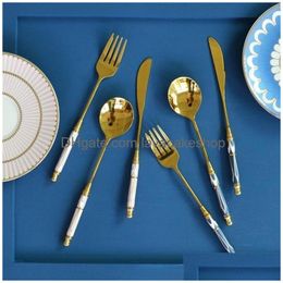 Dijksets Keuken Goldplated Cutlery Set Dessert Forks Forks Knives Lepels Elegant Design Ceramic For Home Restaurant Canteen 220228 DHU9D