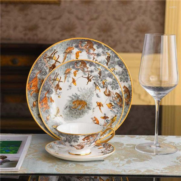 Ensembles de vaisselle Assiette de jungle équatoriale en porcelaine de luxe plats d'animaux en céramique vaisselle de collection tasse de tigre plateau de support de gâteau Europe maison