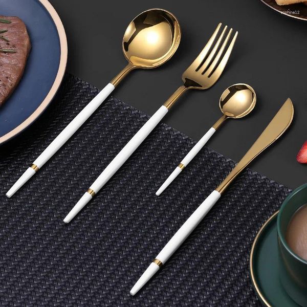 Ensembles de vaisselle de luxe Portugal Table Voleille en acier inoxydable Steak Steak Knife Dessert Fruit Fork Dining Spoon Western Gold Set Cuisine