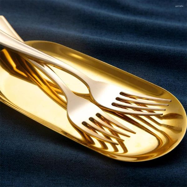 Juegos de vajilla Juego de cucharas de tenedor de cuchillo dorado desechable de plástico Suministros para fiestas Vajilla de galvanoplastia Restaurante occidental Postre Copa de mousse