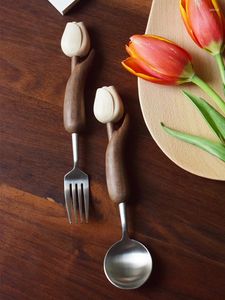 Ensembles de vaisselle cuillère et fourche en acier inoxydable pour la maison de table Western Table Gandage en bois style japonais une personne
