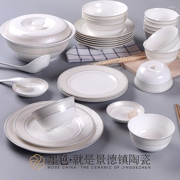 Ensembles de vaisselle Le Black Cloud Net 30 Pc Jingdezhen Vaisselle en céramique Bol Plat Européen Os Chine Porcelaine Relief Costume