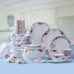 Set di stoviglie Regalo di nozze Stile europeo Jingdezhen 60 pezzi Bone China Stoviglie Set di ciotole bordate d'oro Affari