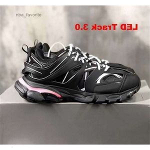 Direct Factory Sale Dress Shoes LED Track 3 3.0 Schoen Men Dames Triple Black White Pink Sneaker Tracks Spo