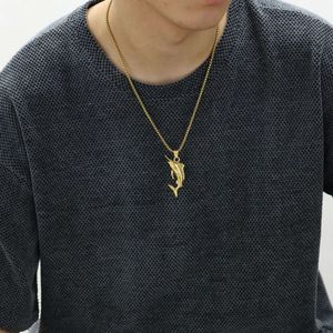 Ventes directes de bijoux pendentifs poissons tendance et personnalisés Hip-hop en Europe et en Amérique.Collier polyvalent en acier titane, mode de rue, bijoux 8 6 38