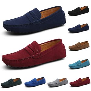 Remises hotsales vente en gros hommes non de marque chaussures de course triple noir blanc marrons vins rouge marine kaki gris baskets pour hommes jogging en plein air formateurs de marche