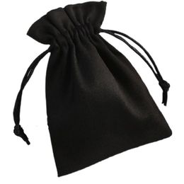 Sacs cadeaux en daim noir pour exposition de bijoux, 7x9cm 9x12cm 10x15cm 13x17cm, sac en flanelle personnalisé, pochettes à cordon de serrage en velours pour maquillage