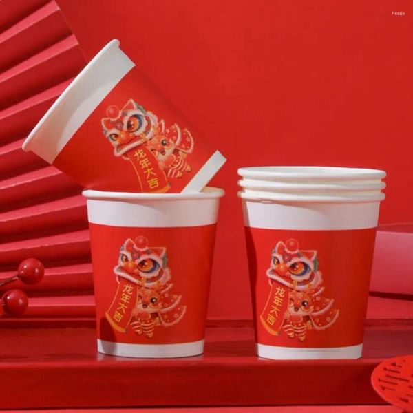 Gobelets jetables pailles 50 pièces résistant à la chaleur année du dragon papier rouge épaississement tasse à thé pas facilement déformé motif de danse du lion