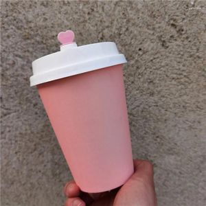 Tass jetables Paies 50pcs Net Red Red Het Coffee Cup 400 ml 500 ml 14oz 16oz Boire du lait de thé Paper de papier d'anniversaire Favors avec couvercle