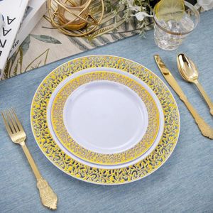 Dîne jetable 210 PCS Gold Plastic Plates Ensembles comprend 30 serviettes pré-roulées à salade de dîner