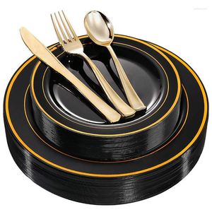 Vajilla desechable La placa de plástico de oro negro es adecuada para la cena al aire libre de la fiesta de cumpleaños y el oeste