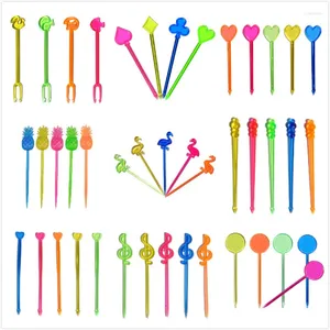 Couverts jetables 100pcs fruit fourche gâteau dessert picle d'enfants enfants collation mini festival de fête amour décoration de vaisselle de dents en plastique