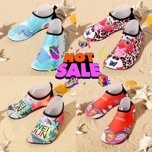 Chaussures de plongée Femmes Hommes Plage Natation Sport Nautique Chaussettes Pieds Nus Femmes Sneaker Yoga Fitness Danse Natation Surf Plongée Snorkeling Chaussure