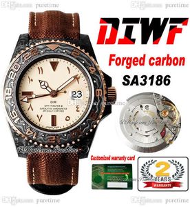 DIWF GMT II SA3186 Montre automatique pour homme Boîtier en fibre de carbone Cadran beige Marqueurs d'écriture arabe Bracelet en nylon marron Super Edition Puretime D4