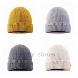 Chapeau de seau tricoté de couleur unie bricolage automne et hiver conception personnalisée LOGO personnalisé crâne bonnet hommes et femmes équipe peut porter H1