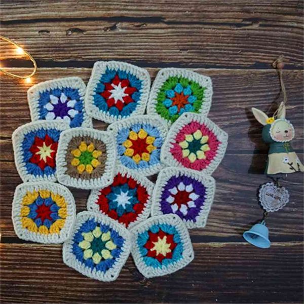 DIY crochet doilies posavasos multicolores tapetes de mesa cuadrados decoración hecha a mano taza de ganchillo pad 9 cm ropa de lana parche 50 unids / lote 210817