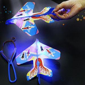 DIY Flash Ejectie Cyclotron Light Plane Slingshot Vliegtuigen voor kinderen Gift LED Flying Toys 20 Stks Mix Groothandel