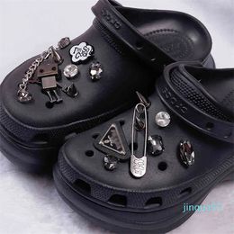 DIY joyería zapatos cadenas diseñador Rhinestone chica regalo perla decoración Metal mariposa remache accesorios encantos
